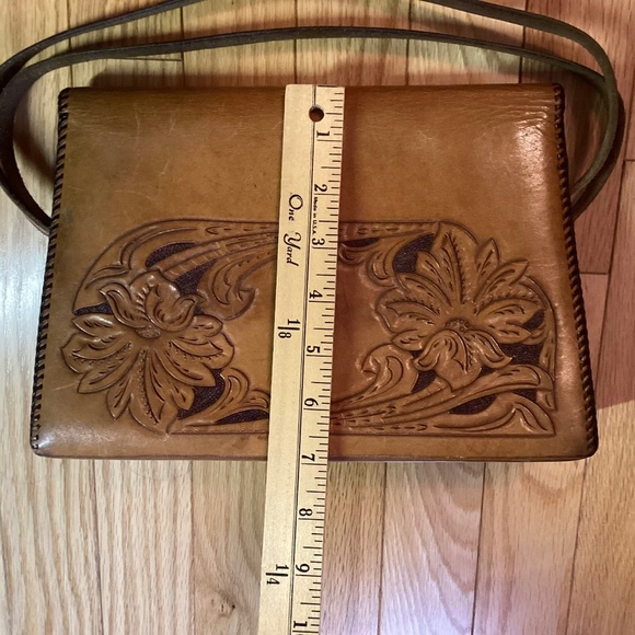 Vintage Hand tooled Leather Handbag Flower pattern - Picture 9 of 10